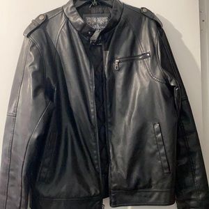 Leather men’s jacket size L like new